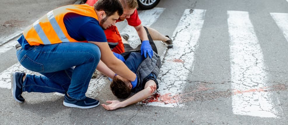 Emergency First aid at work and catastrophic bleeding (1) copy emergency first aid at work (catastrophic bleeds)